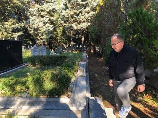 Annesinin itirafı ortalığı karıştırdı! Babalık davası nedeniyle ünlü tekstilcinin mezarı açılacak