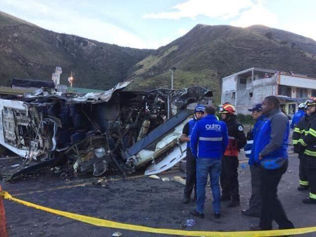 Ekvador'da facia gibi kaza! Yolcu otobüsü devrildi: En az 18 kişi ölü, 25 yaralı