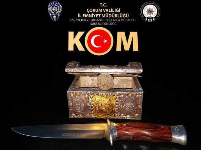 Çorum'da ele geçirilen tarihi sandığın sırrı çözülemiyor