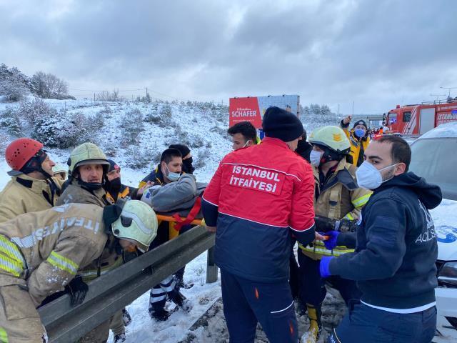 3 kişinin can verdiği Kuzey Marmara Otoyolu'ndaki kazadan ilk görüntüler
