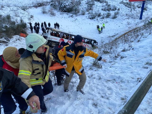 3 kişinin can verdiği Kuzey Marmara Otoyolu'ndaki kazadan ilk görüntüler