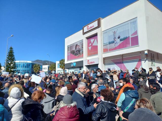 Zamlar sonrası sokağa döküldüler! Bodrum'da yüksek elektrik faturası eylemi