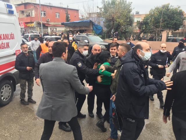 Eşiyle tartışınca evi yaktı; çiftin yakınları birbirlerine saldırdı