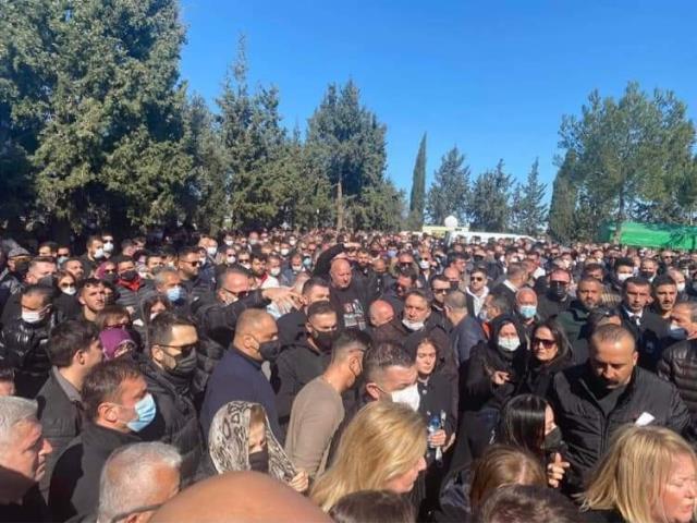 Halil Falyalı son yolculuğuna uğurlandı! Cenazede dikkat çeken isimler ve görüntüler