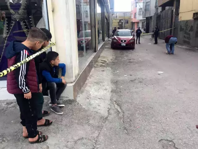 Adana'da yolda yürürken silahlı saldırı sonucu öldürüldü