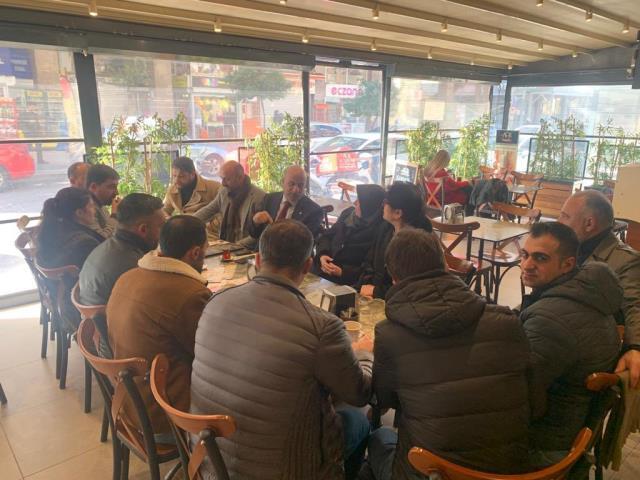 AK Parti'den istifa eden 200 kişi İYİ Parti'ye katıldı