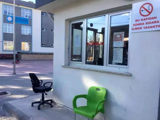 Güvenlik görevlisi genç kız, platonik aşığı tarafından öğrencilerin gözü önünde kaçırıldı