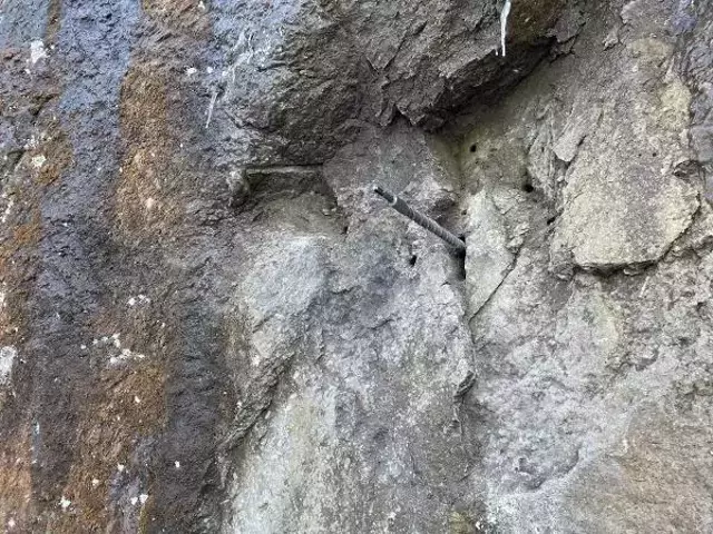 Astsubay ve uzman çavuş dinamitle define ararken yakalandı