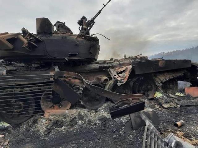 Rusya dört koldan saldırıyor! Gemileri Odessa kıyılarını, uçakları ise Harkov'u bombaladı