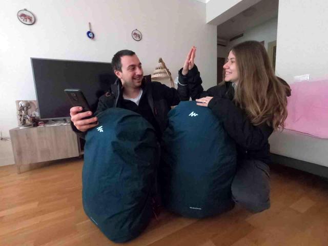 Mühendis çift ASELSAN'dan istifa ederek sırt çantalarıyla dünyayı gezme kararı aldı