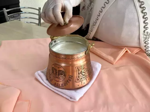 Son Dakika | Cumhurbaşkanı manda yoğurdunu işaret etti, ilçede telefonlar kilitlendi