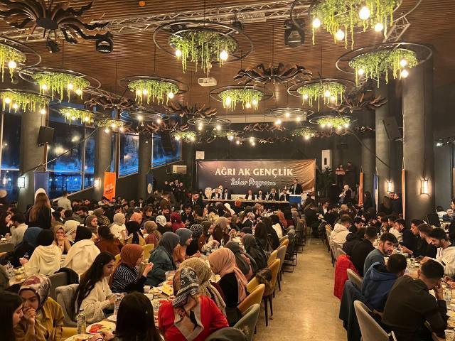 AK Parti Gençlik Kolları'ndan tepki çeken sahur paylaşımı! Partinin eski vekili hemen kaldırılmasını talep etti