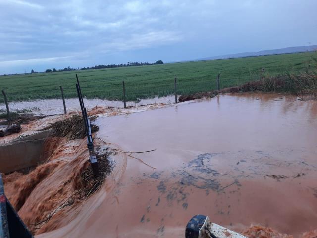Türkiye yazı karşılamaya hazırlanırken, il ve ilçeleri sel suları bastı! İşte son durum
