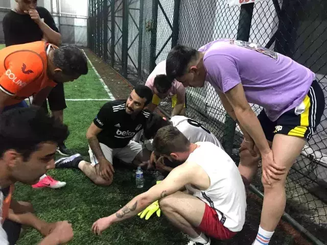 Halı sahada futbol oynarken bir anda yere yığıldı, ümitlerin bittiği noktada mucize gerçekleşti