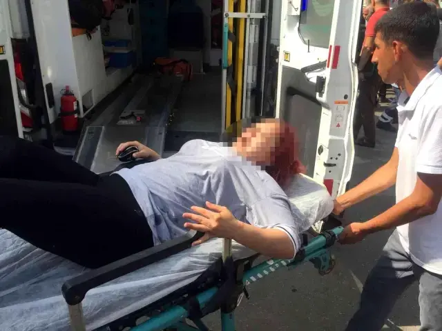 Karısının yanında başka bir erkek görünce çılgına döndü! İkisini de tabancayla vurdu