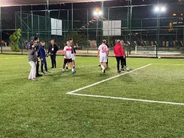 AK Parti Kızılcahamam kampında bakanlar ve milletvekilleri halı saha maçı yaptı