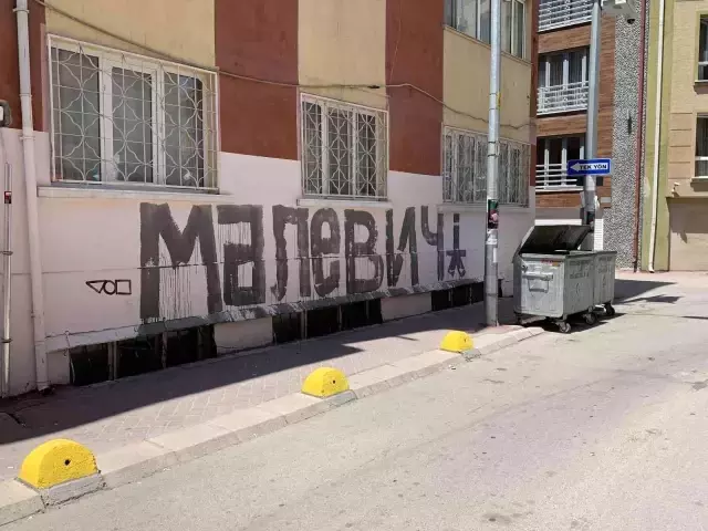 Eskişehir'deki gizemli yazı merak yarattı! Kimse ne anlama geldiğini bilmiyor