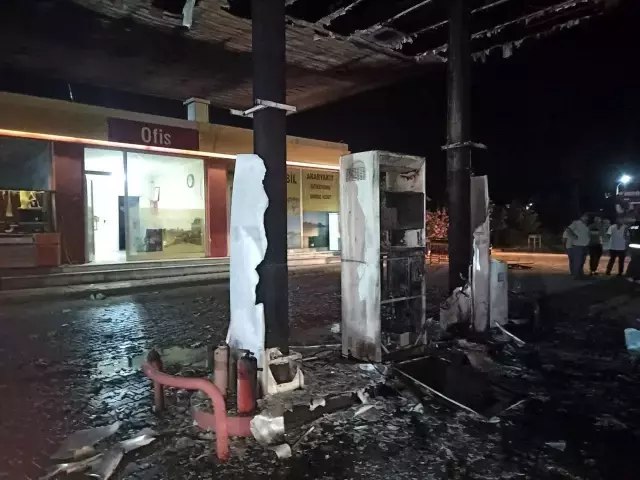 Akaryakıt istasyonunda büyük panik! LPG pompası alev alarak patladı