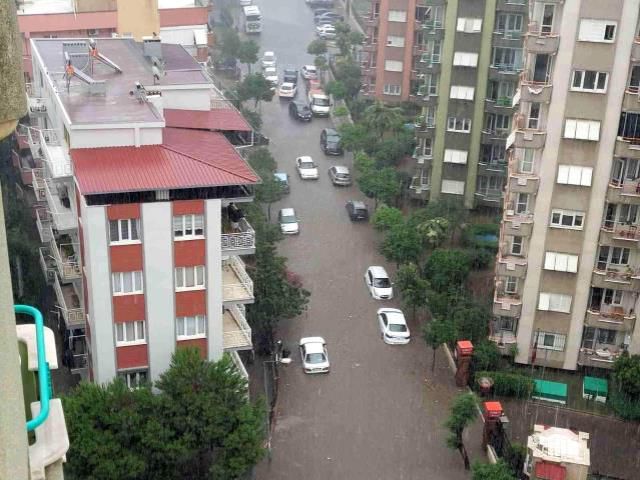 Ankara ve Aydın sele teslim! Araçlar suya gömüldü, binaların çatısı uçtu