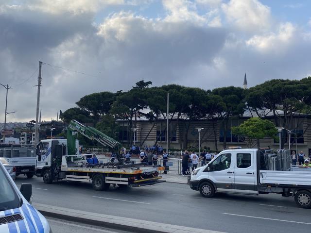 İBB ve Üsküdar Belediyesi otopark alanını paylaşamadı, zabıtalar karşı karşıya geldi