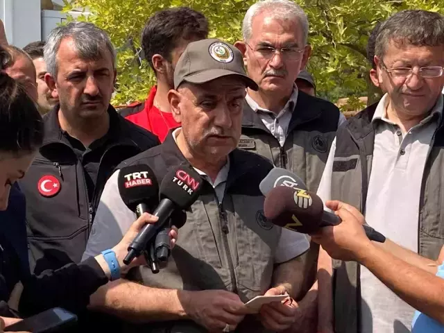 Marmaris'te alevlerle mücadele devam ediyor! Bakan Kirişçi son durumu paylaştı: Bugün olumlu ve somut gelişmeler bekliyoruz