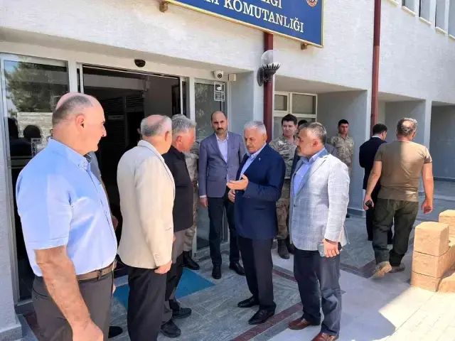 Binali Yıldırım'ı Bursa'ya götüren helikopter Bilecik'te acil iniş yaptı! Pilot hastaneye kaldırıldı