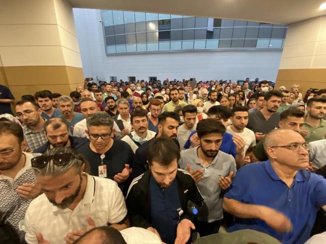 Konya'daki silahlı saldırıda hayatını kaybeden doktor Ekrem Karakaya'nın cenazesi memleketine uğurlandı