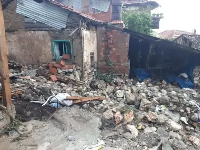 Son dakika haberleri | Eskişehir ve Bilecik'te sağanak; sokaklar suyla doldu, evleri su bastı: 1 ölü (2)