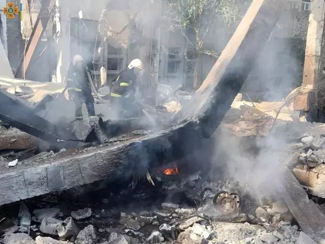 Rusya, sivilleri hedef almaya devam ediyor! Mikolayiv'de iki üniversite binası vuruldu