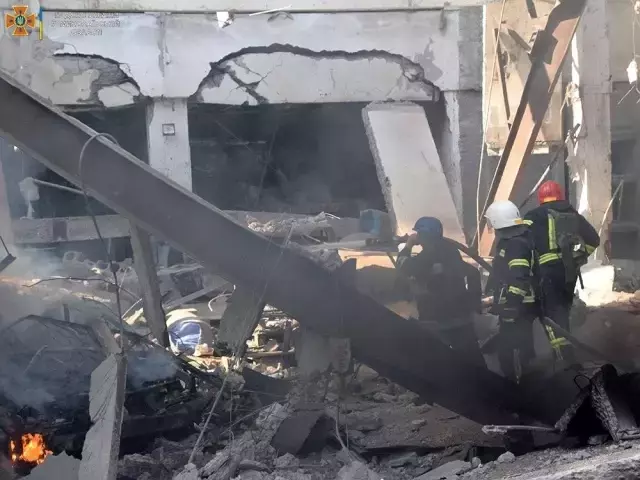 Rusya, sivilleri hedef almaya devam ediyor! Mikolayiv'de iki üniversite binası vuruldu