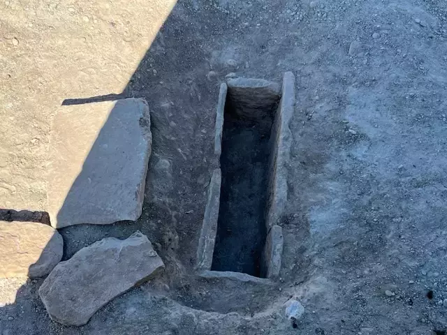 Bir ilimiz harekete geçti! Yerin 4 metre altında binlerce yıllık mezarlar ortaya çıktı