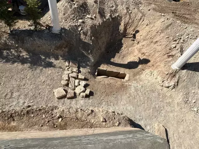 Bir ilimiz harekete geçti! Yerin 4 metre altında binlerce yıllık mezarlar ortaya çıktı