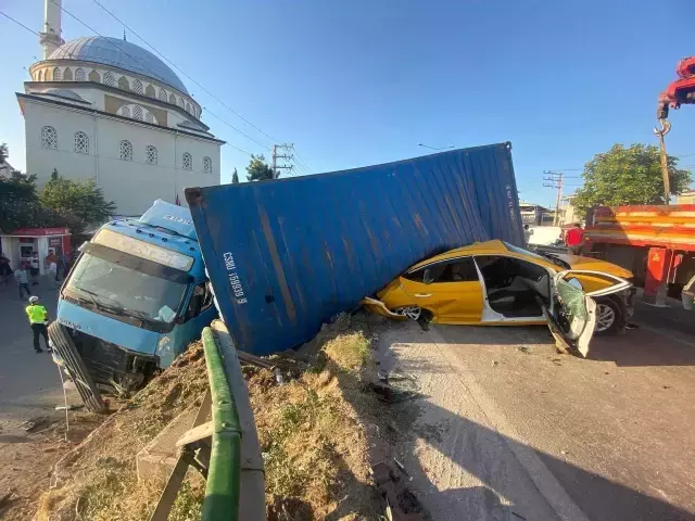 Bursa'da kontrolden çıkan tır 8 aracı böyle biçti : 1 ölü 1 yaralı
