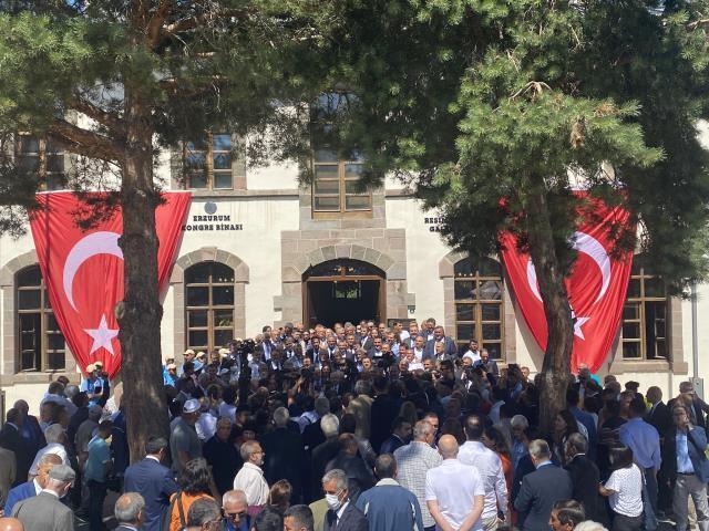 Kemal Kılıçdaroğlu, 120 milletvekili ile Erzurum'a gitti