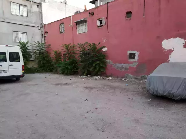 Adana'da arabanın içinde unutulan 3 yaşındaki bebek öldü