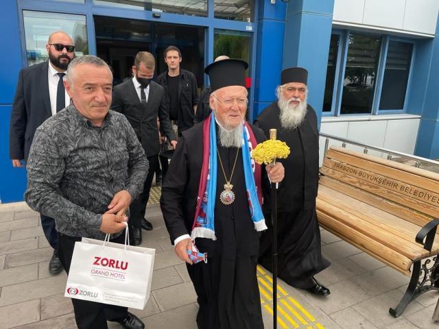 Fener Rum Patriği'ne verilen formada yazan 'ekümeniklik' yazısıyla ilgili Kaymakam'lıktan açıklama: Hukuki gerçeklerle bağdaşmıyor