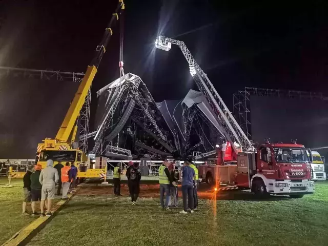İzmir gündem haberi: İzmir'de Tarkan konseri öncesi çöken platformda incelemeler gerçekleştirildi