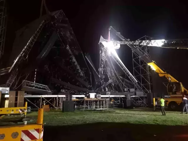 İzmir gündem haberi: İzmir'de Tarkan konseri öncesi çöken platformda incelemeler gerçekleştirildi