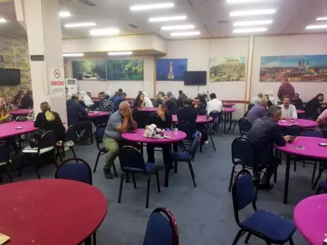 Mührü bozarak tekrar kumar oynattılar, jandarmaya 'Hoş geldiniz abi' diyerek kapıyı açtılar