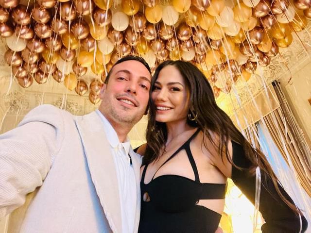 İzel, Demet Özdemir ve Oğuzhan Koç'un fotoğrafını 'Bebek' şarkısıyla paylaştı! Herkesin aklına tek bir soru takıldı