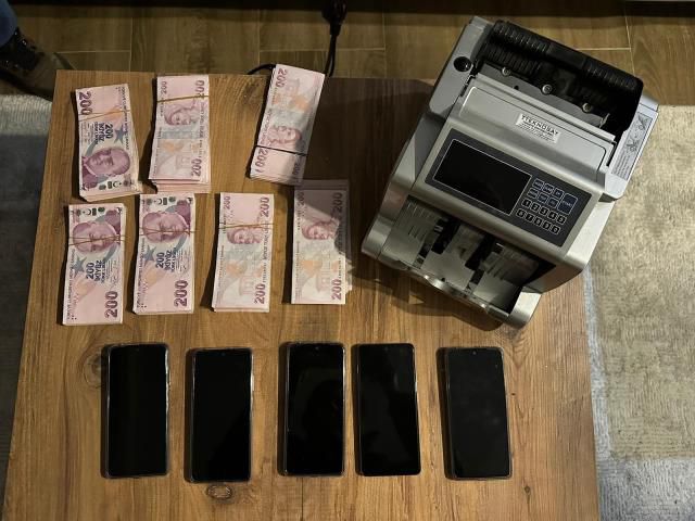 İkiz kardeşlerin yönettiği yasa dışı bahis şebekesine operasyon! 37 milyon liralık vurgun yapmışlar
