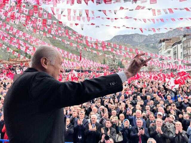 Bahçeli'den 'Erdoğan yeniden aday olamaz' diyen 6 Masa'ya ağır suçlama: Bu metin hangi büyükelçinin odasında hazırlandı?