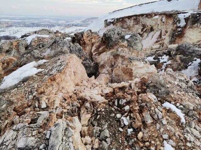 Malatya'da korkunç manzara deprem dağı ikiye böldü