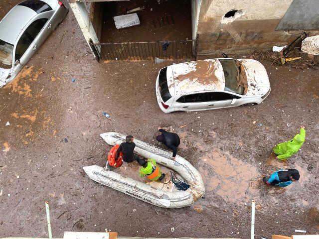 Sel felaketinde can kaybı 17 oldu! Kaybolan anne ve kızı arama çalışmaları sürüyor