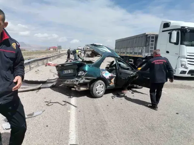 Aniden yola atlayan köpek faciaya neden oldu: 4 ölü 4 yaralı