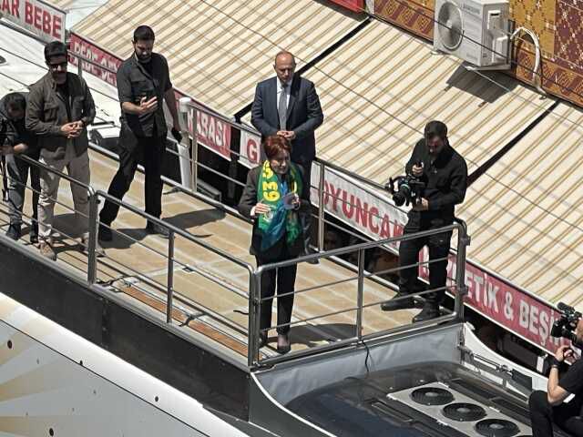 Akşener'den Bakan Bozdağ'ın 'Şampanya ile kutlayacaklar' çıkışına yanıt: 7 yaşımdan beri 5 vakit namaz kılıyorum