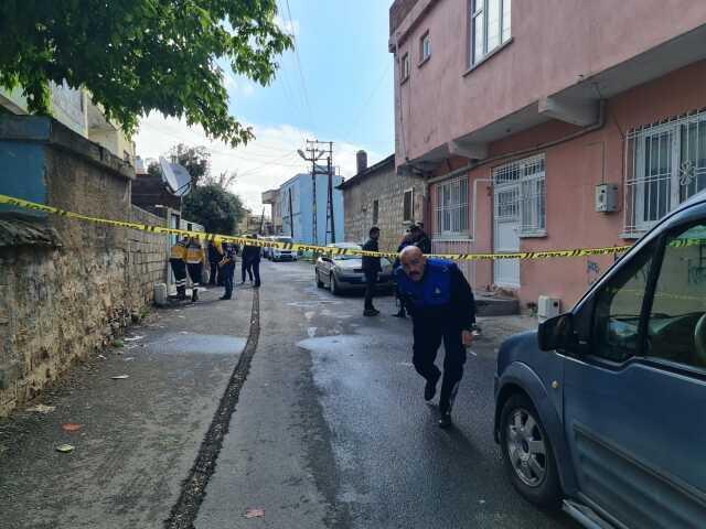 Eşini eşarpla boğup kuzenini bıçaklayan cani tutuklandı