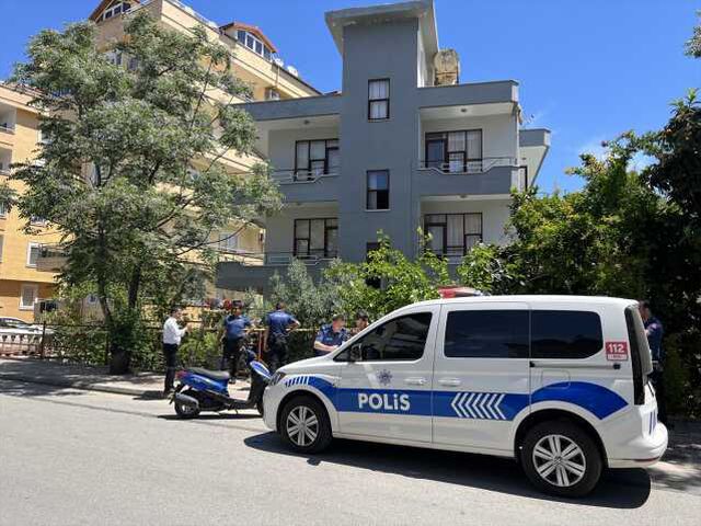 Alanya'da oğlunun öldürdüğü öne sürülen kadının cesedi gardıropta bulundu