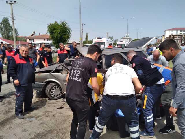 Seçim günü korkunç kaza! Biri bebek 3 kişi hayatını kaybetti, 2 kişi yaralandı