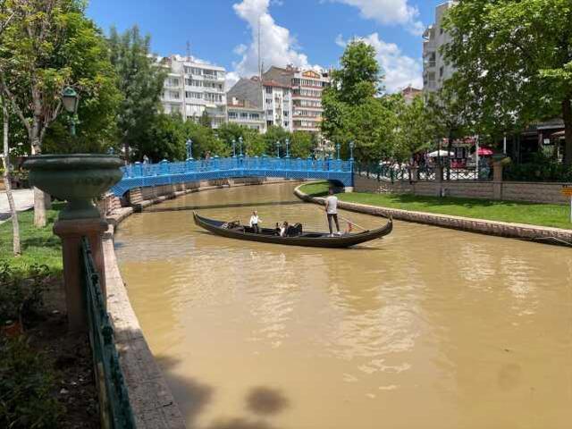 10 ilde etkili olan sağanak yağış, vatandaşlara zor anlar yaşattı